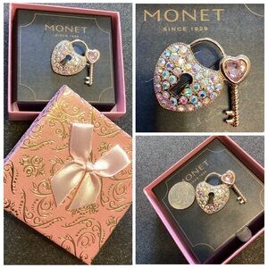 🚨 NWT Monet Sparkling Crystal Heart Lock and Key Brooch